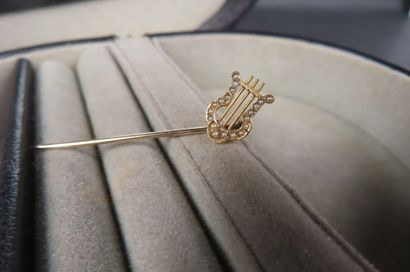 Epingle de cravate en or jaune 14K (585/1000e)...