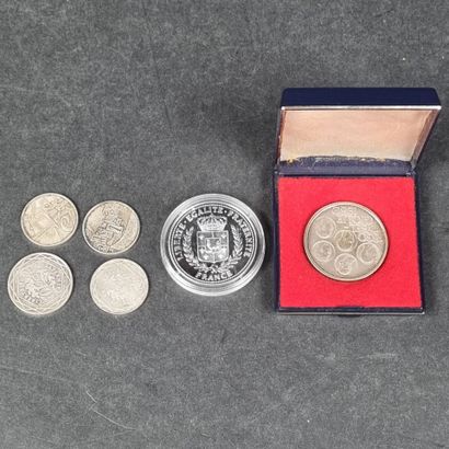 Lot en argent comprenant : 1 pièce de 10€,...