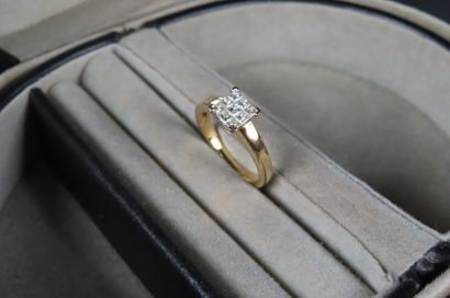 DIAMANTI. Bague en or jaune et or gris (750/1000e)...