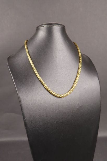 Collier en or jaune (750/1000e) à mailles...