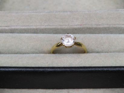 Bague en or jaune 750 millièmes ornée d'une...