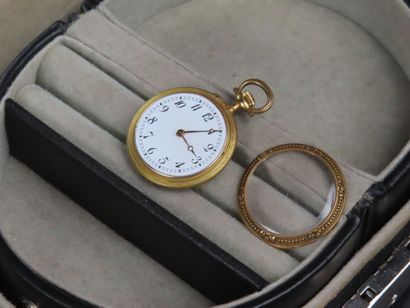 Montre de col en or jaune (750/1000e) poinçon...