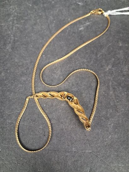 Collier en or jaune (750/1000) partie pendentif...