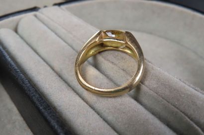 Bague en or jaune (750/10000e) ornée d'une...