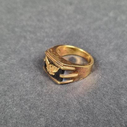 Chevalière en vermeil (argent doré), poinçon...