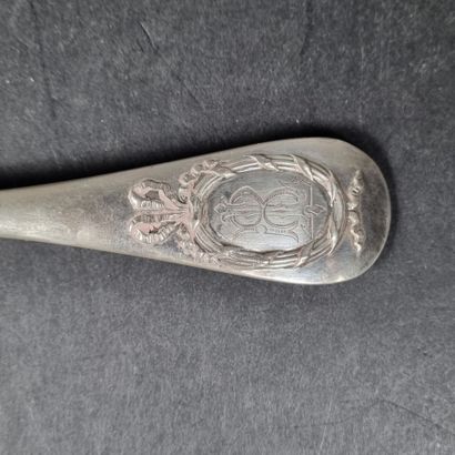 Cuillère de service en argent, poinçon Minerve,...