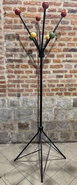 Attribué à Roger FERAUD (1890-1964). Porte-manteaux...