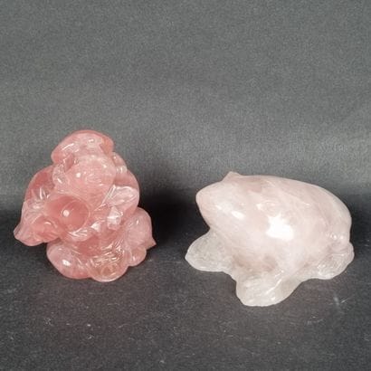 CHINE. Lot de 2 sujets en quartz rose sculpté...