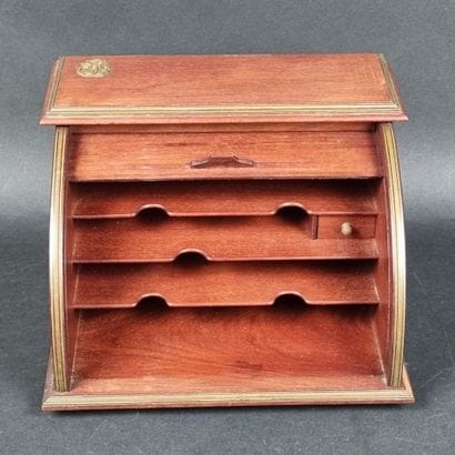 Porte lettre en bois de placage et filets...