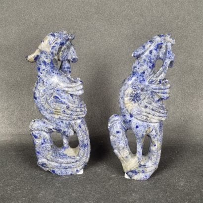 CHINE. Lot de 2 sujets en sodalite sculpté...