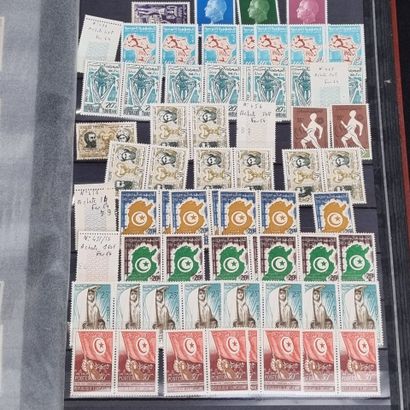 [TIMBRES] Lot de timbres comprenant : 
-...