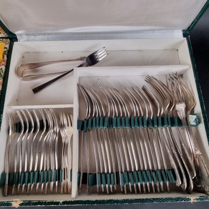 Partie de ménagère en métal argenté, modèle...