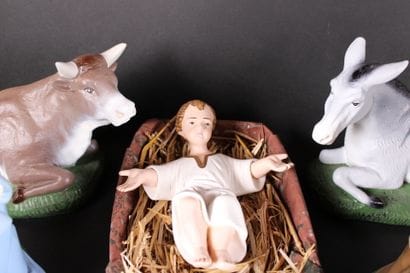 Crèche en plâtre polychrome modèle 