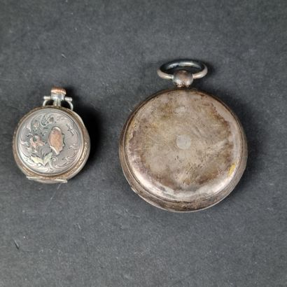 Lot comprenant : 1 montre de gousset en argent,...