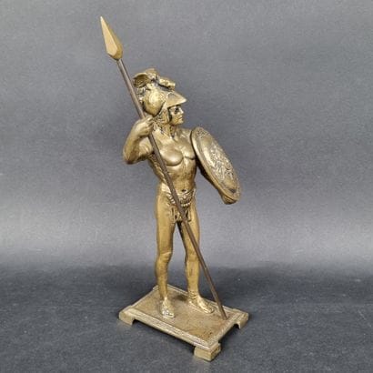 Statuette en bronze doré représentant un...