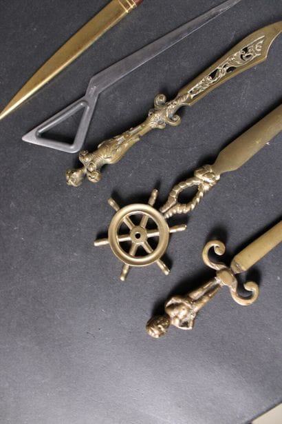 Lot de 5 coupes-papier en bronze, laiton...