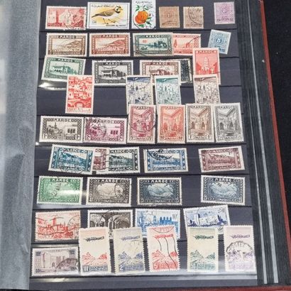 [TIMBRES] Lot de timbres comprenant : 
-...