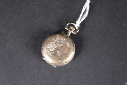 Montre de col en argent, cadran à chiffres...