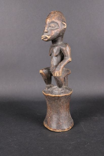 Statuette Pende en bois sculpté. RDC (H :...