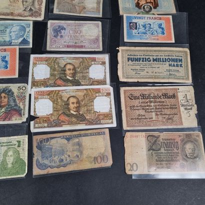 Lot d'environ 42 billets de banque France...