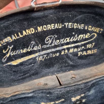 Lot de deux paires de jumelles de théâtre,...