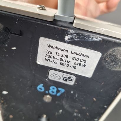 WALDMANN LEUCHTEN. Lampe de bureau en métal...