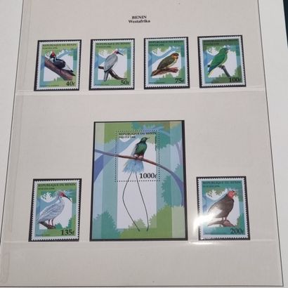 [TIMBRES] Lot de timbres comprenant : 
-...