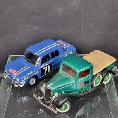 SOLIDO. Lot de 2 modèles réduits de marques...
