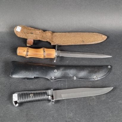 Lot de 2 dagues de chasse : 1 à poignée en...