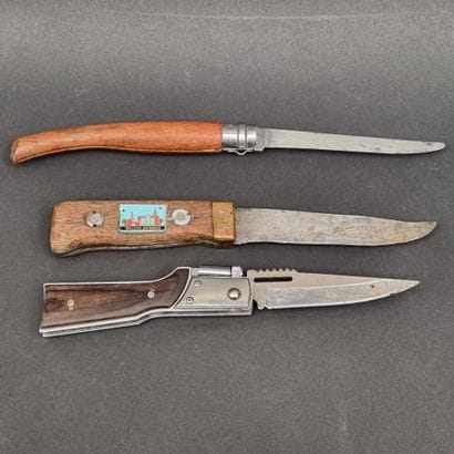 Lot de 3 couteaux dont 1 OPINEL, 1 couteau...