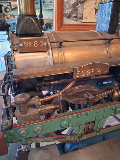 Modèle réduit d'une locomotive Crampton avec...