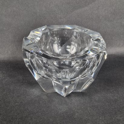 Cendrier Baccarat en verre taillé, estampillé...