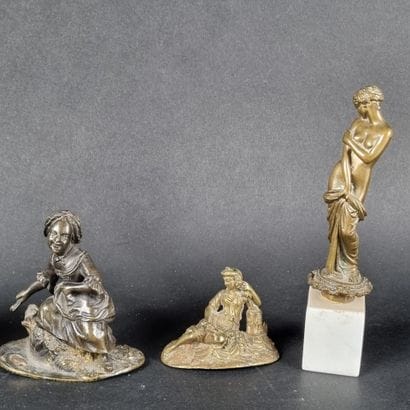 Lot de 6 petits bronzes dont trois chinois,...