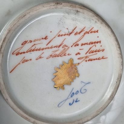 LE TALLEC. Tasse trembleuse en porcelaine...