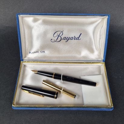 Stylo plume BAYARD, en résine noir, plume...