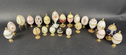 Lot de 22 œufs de canard et poule décoratifs,...