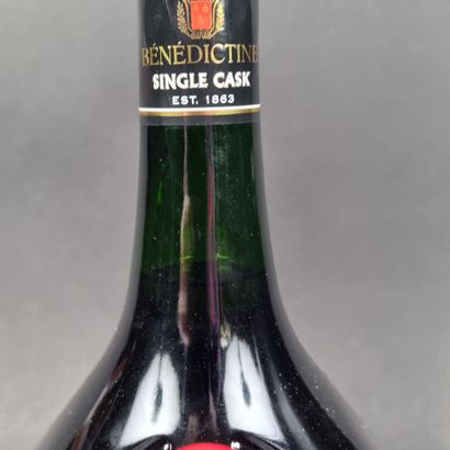 1 b. BENEDICTINE Single Cask (1L), avec ...