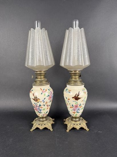 Paire de lampes à pétrole en bronze, laiton...
