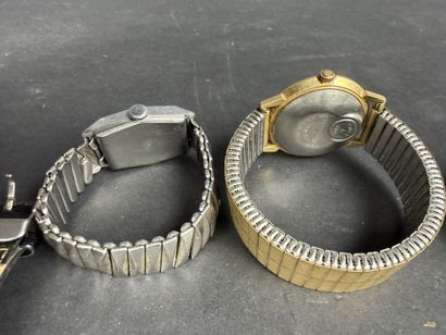 Lot comprenant : 5 montres mécaniques, diverses...