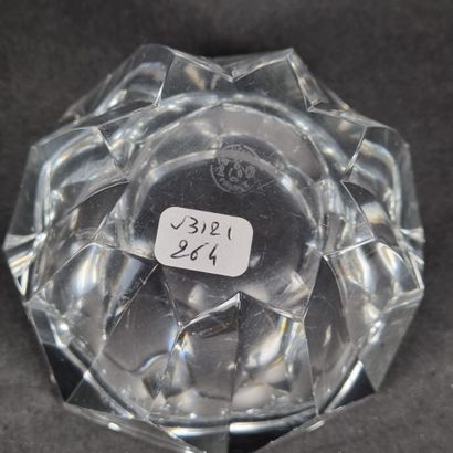 Cendrier Baccarat en verre taillé, estampillé...