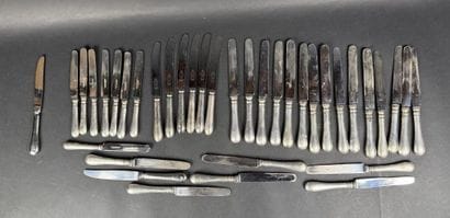 Ensemble de couteaux à manches en argent...