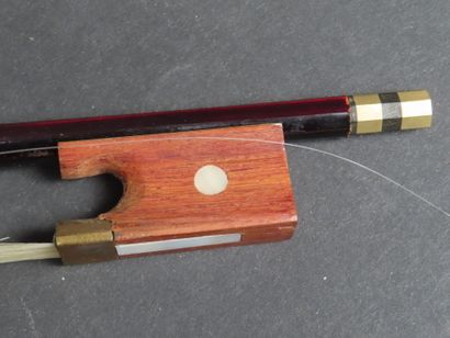 Violon et archer, avec étui (L : 37 cm)