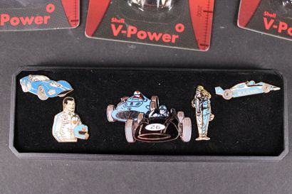 [AUTOMOBILIA] Lot comprenant : 5 porte-clefs...