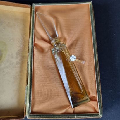 Smarza Konsuello. Lot de 3 flacons de parfums,...