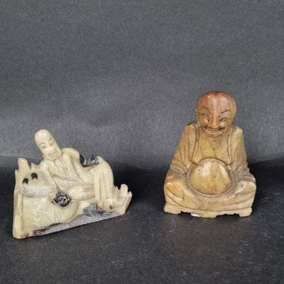 CHINE. Lot de 4 sujets et rince-pinceaux...