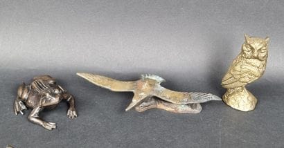 Lot de 3 sujets en bronze patiné : grenouille,...