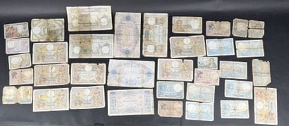Lot de 35 anciens billets de banque français...