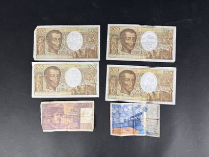 Lot comprenant : 4 billets de 200F Montesquieu...