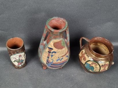 DESMANT ou BRENNER. Lot comprenant 3 vases...
