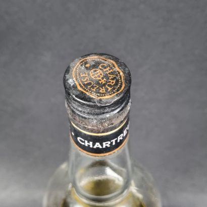 1 bouteille de CHARTREUSE (entamée, ea)